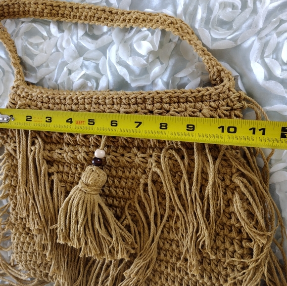 Macrame fringe crossbody bag. - Picture 11 of 13